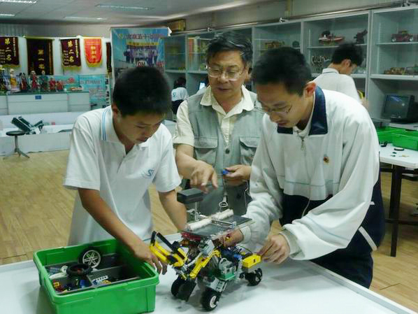 <a href='http://www.enyl.net/chanpin/60-1.html' target='1' style='font-size:18px; font-weight:bold; color:#000000;'>機(jī)器人功能室</a>
